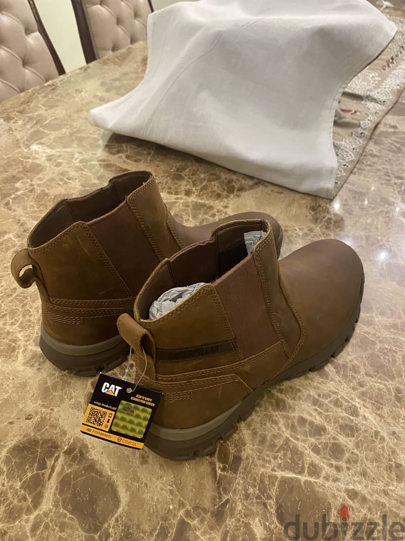 Cat Chelsea boot 3