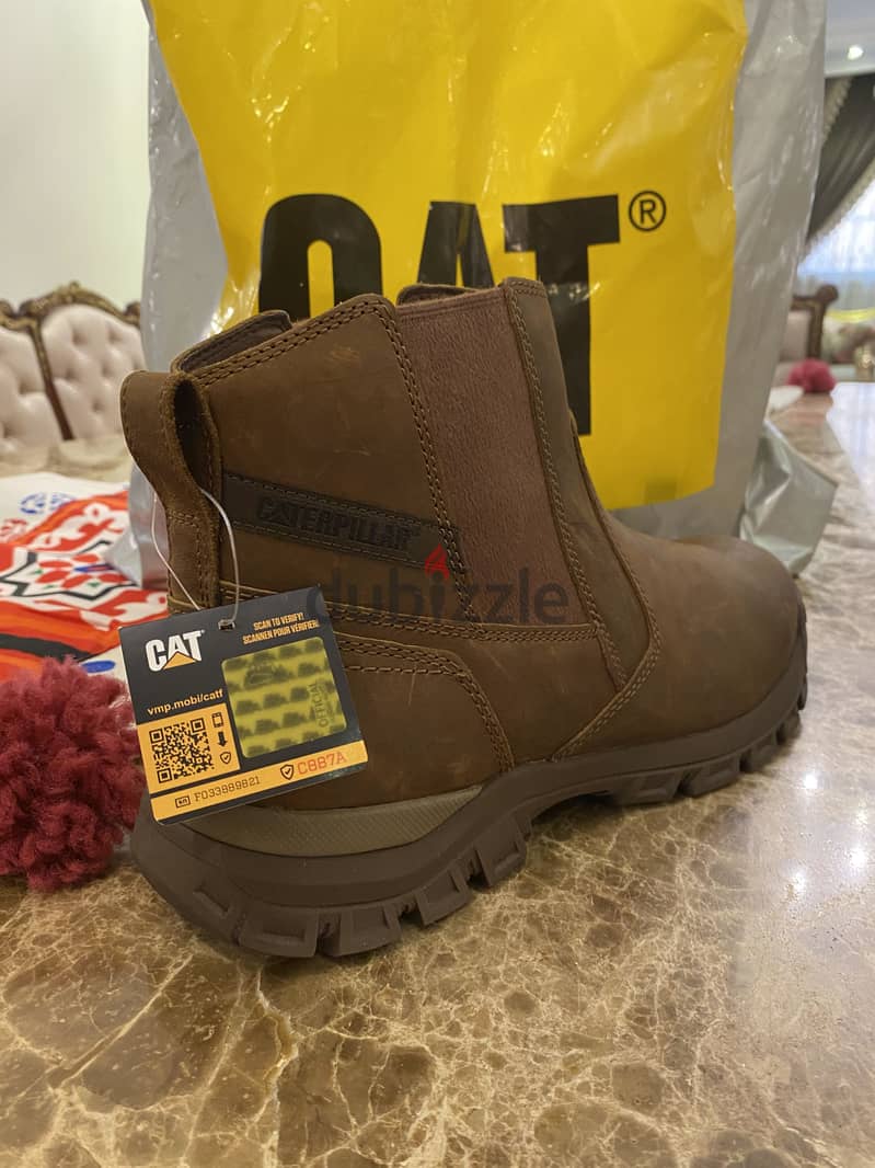 Cat Chelsea boot 5