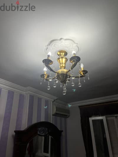 نجفه فيها اجزاء نحاس ومطليه