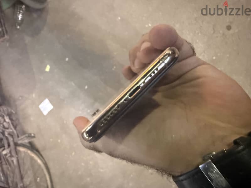 Apple - iPhone XS 1
