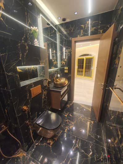 شقه اول سكن للبيع في اسكان الجامعه الامريكيه