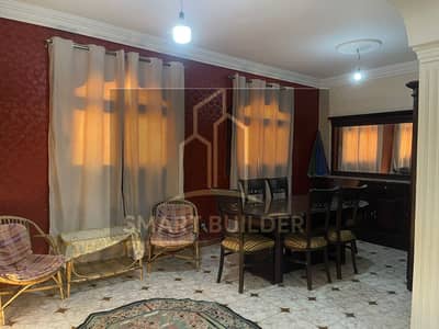 ستديو مفروش ب التكييفات النرجس فيلات  التجمع الخامس فيو حديقة تشطيب الترا سوبر لوكس بدون اسانسير موقع متميز جدا  مصريين فقط اقل مدة سنة ايجار