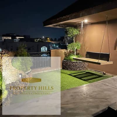 Villa with roof for sale, 322 sq m, finished and ready for immediate occupancy and viewing, in District 5, next to GUC.