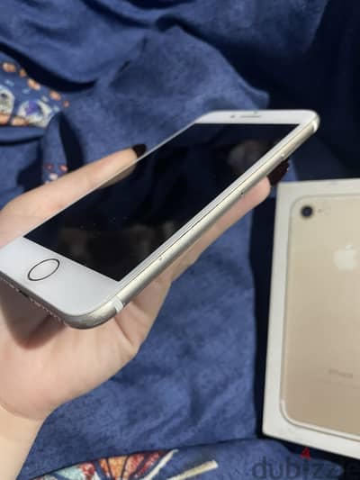 Apple - iPhone 7