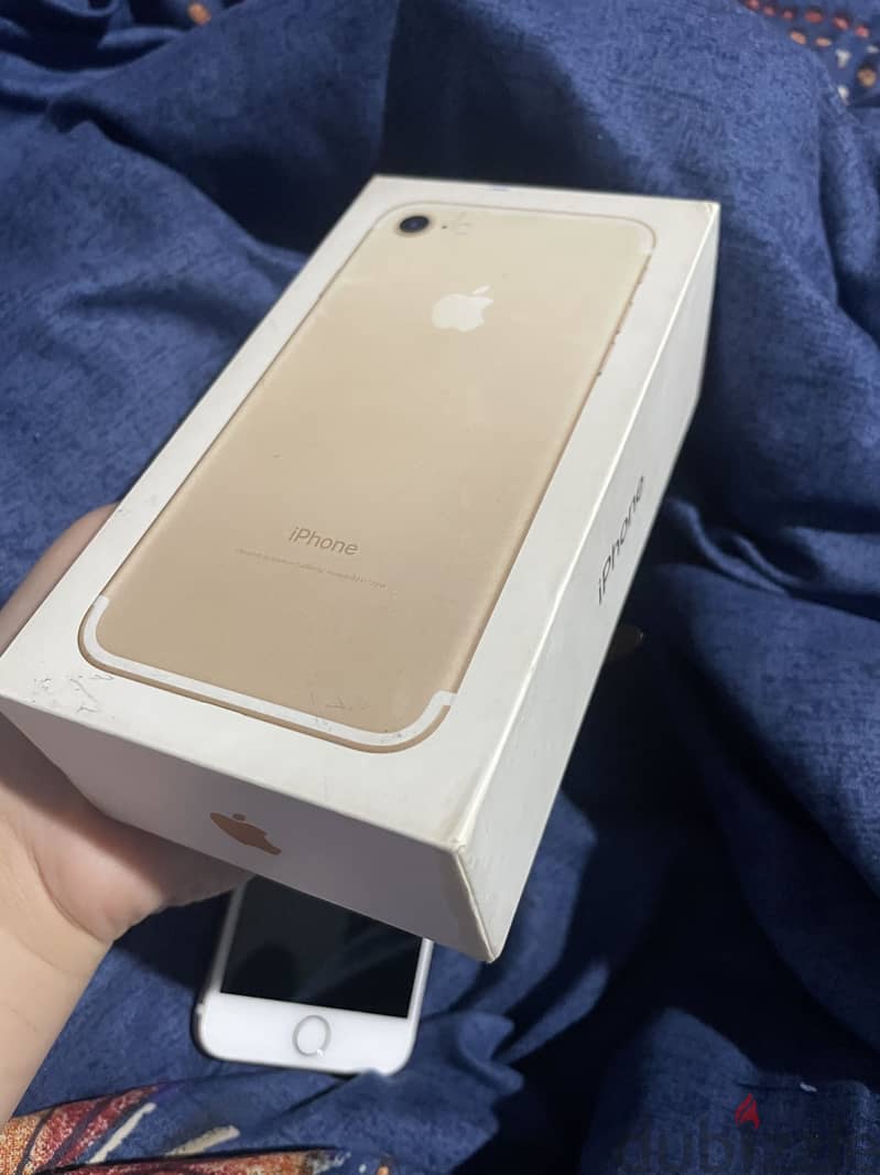 Apple - iPhone 7 1