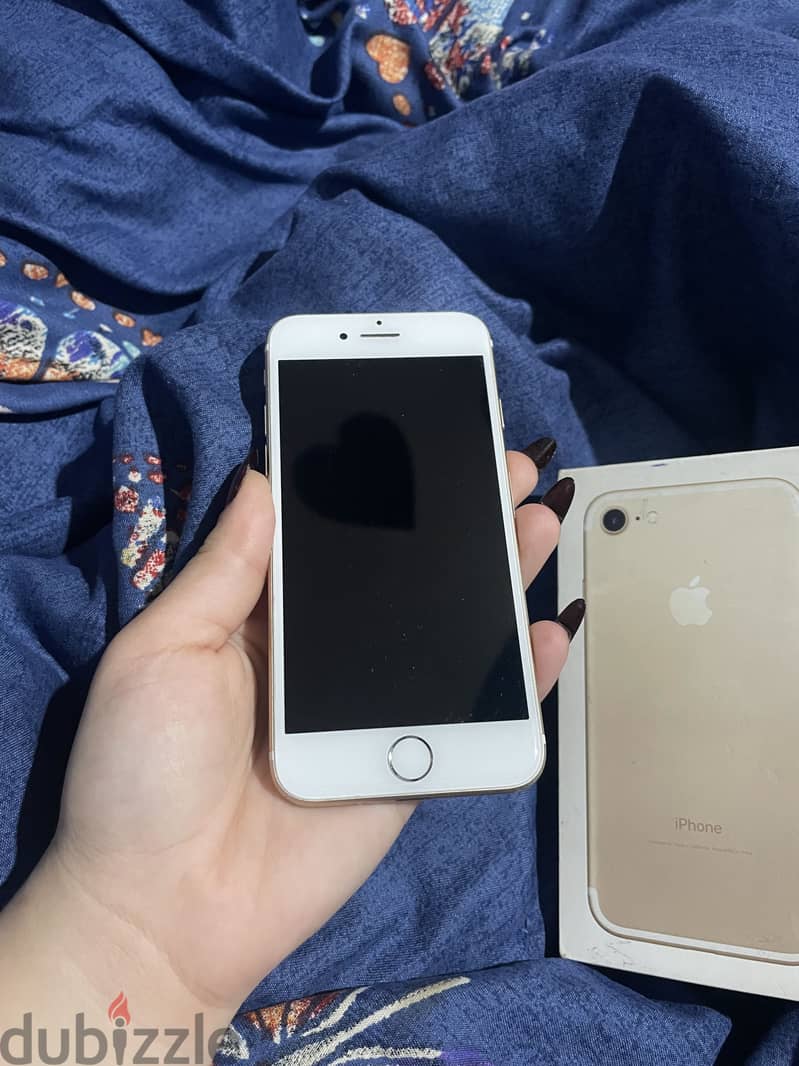 Apple - iPhone 7 4