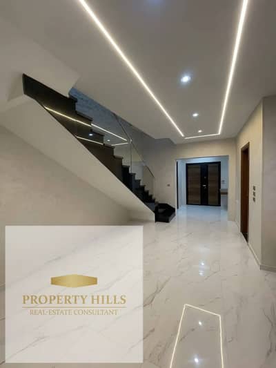 Duplex for sale, 218 sq m, finished and ready for immediate occupancy and viewing, in District 5, next to GUC.