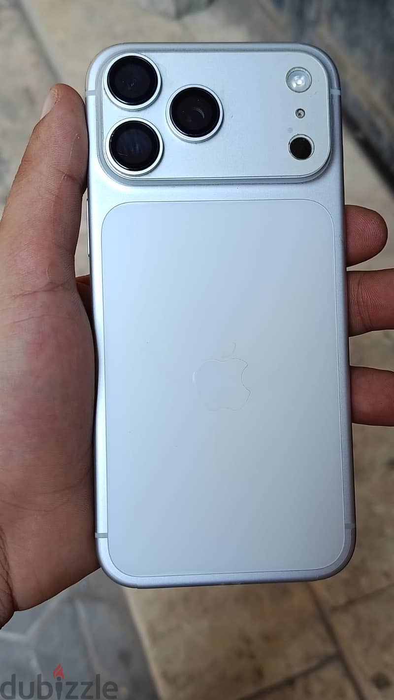 Apple - iPhone 17 Pro Max 3