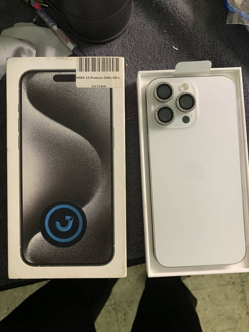 Apple - iPhone 15 Pro Max 3