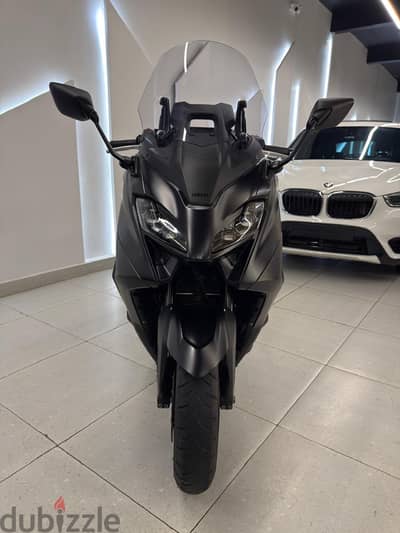 Yamha tmax 560