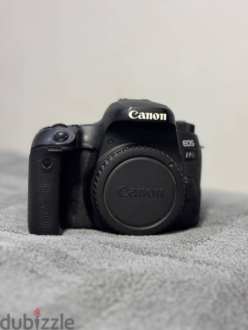 Canon 77D 2