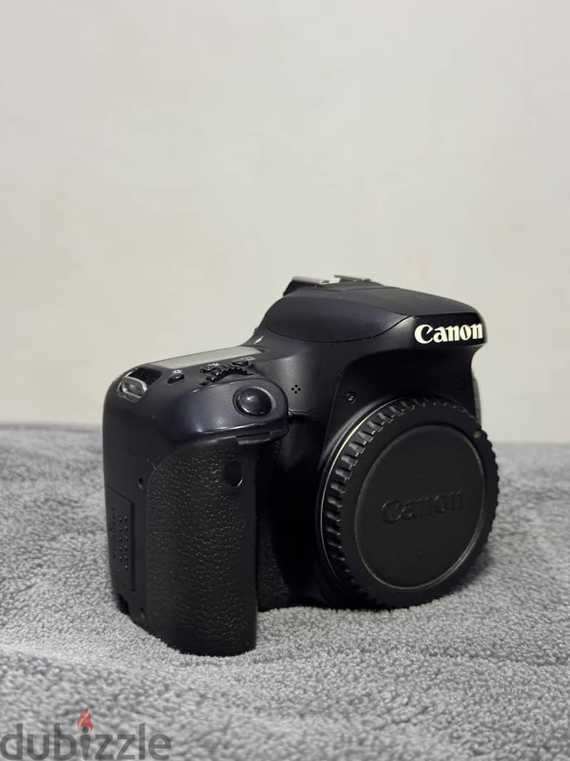 Canon 77D 3