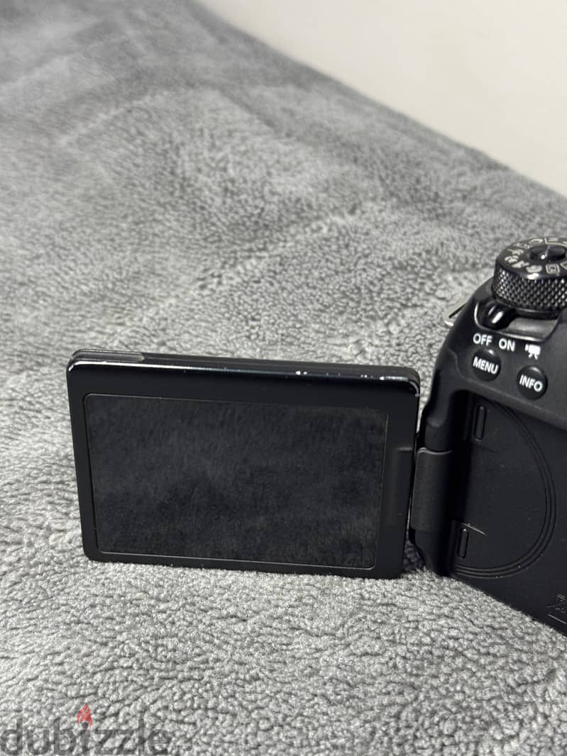 Canon 77D 11