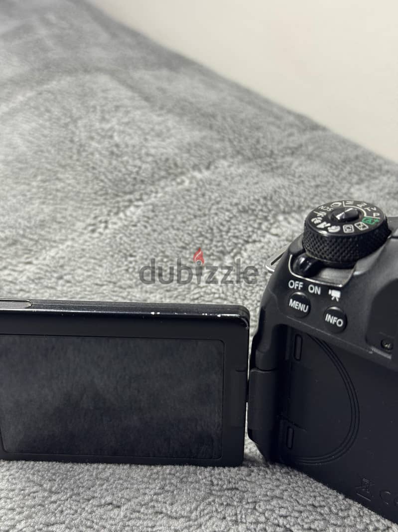 Canon 77D 12