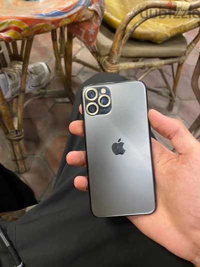 آبل - آيفون 11 برو