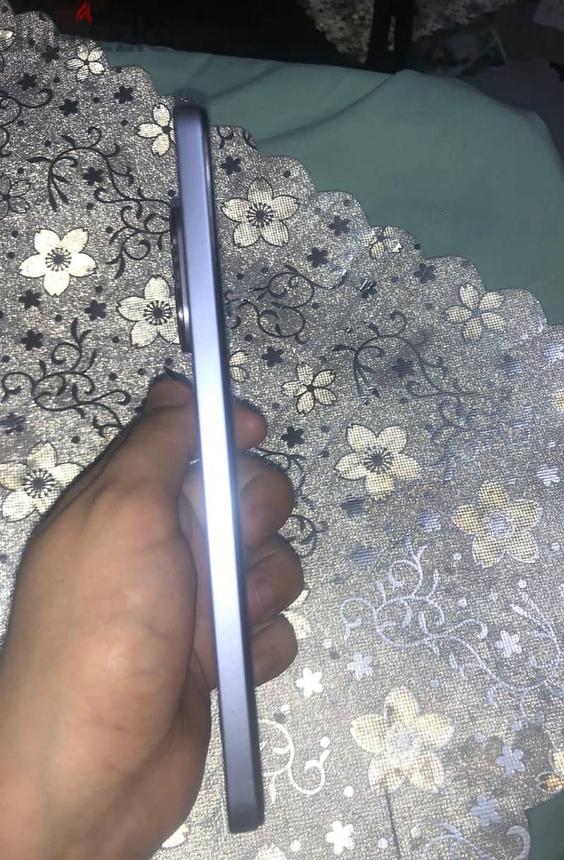 فيفو V60 1