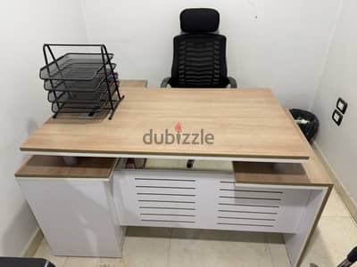 اثاث مكتبي كامل لشركة بحالة الجديد