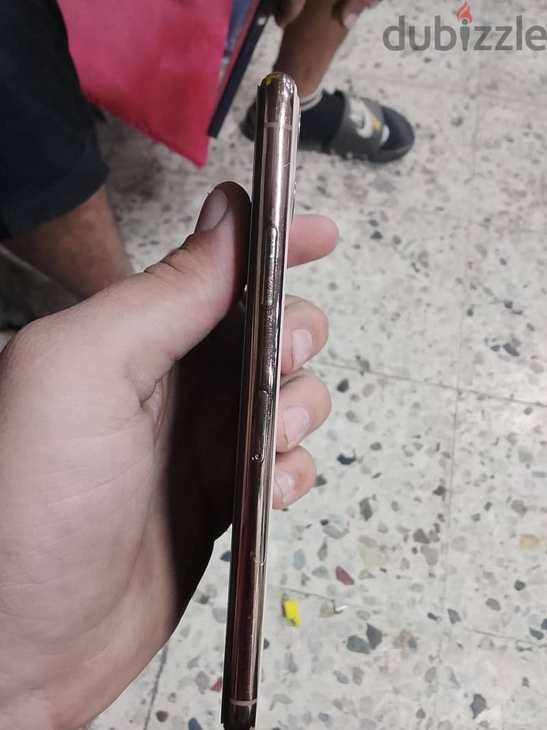 Apple - iPhone 11 Pro Max 1