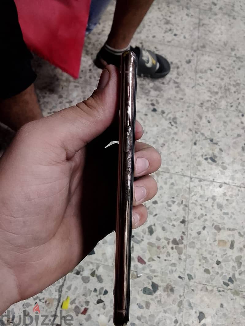 Apple - iPhone 11 Pro Max 3