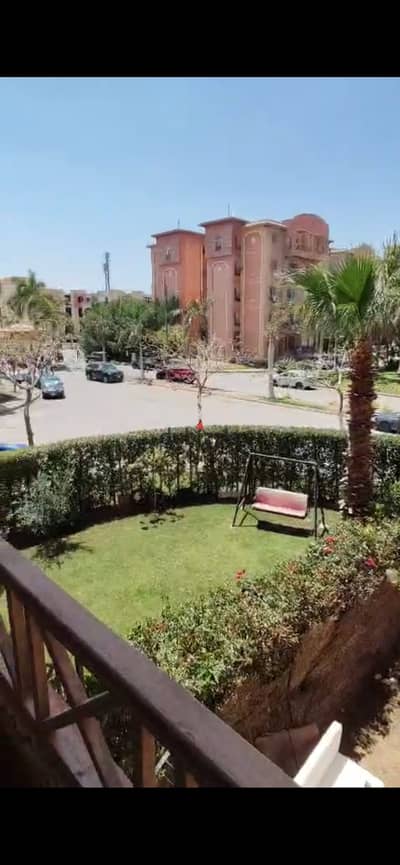 شقه ب كمبوند المنتزه فيو التاونات بجوار بوابه المولات بحرررى