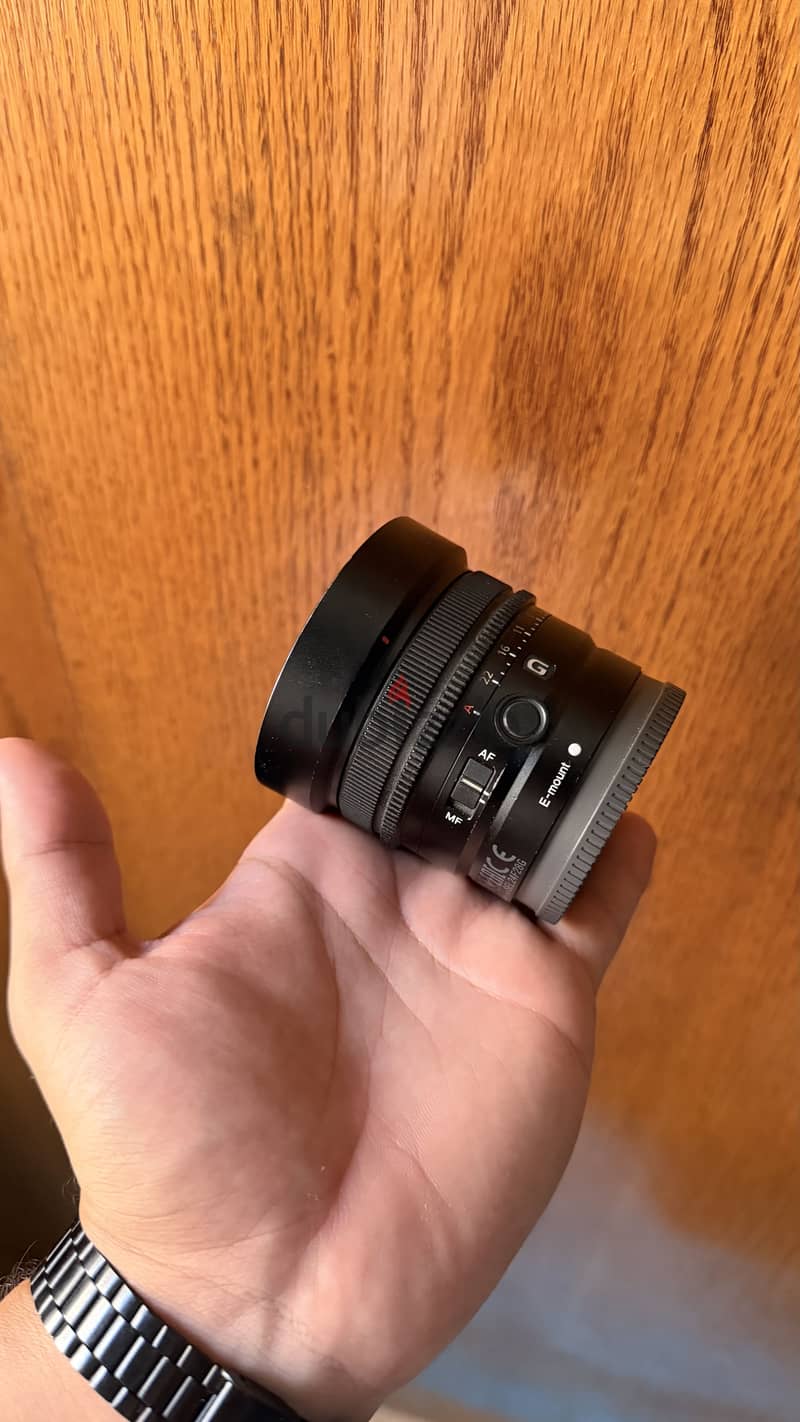 Sony lens 24 2.8f with box 1