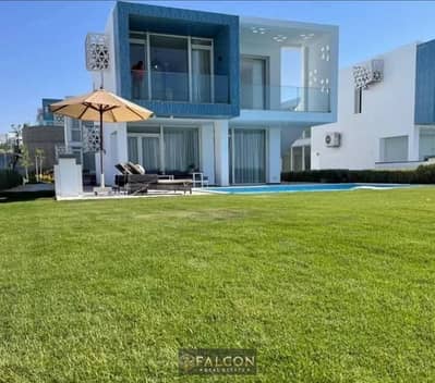 فيلا لقطه بخصم 35% شايفه البحر بالكامل متشطبه بالكامل بالتكييفات للبيع في كالي كوست الساحل الشمالي راس الحكمه cali coast north coast ras el hekmaشاليه