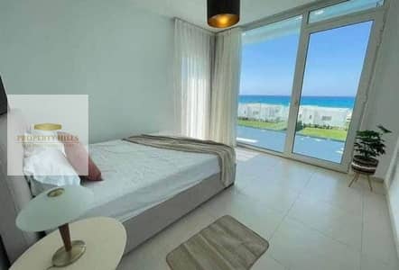 For the speed of sale, a chalet on the beach in Fouka Bay, finished with air conditioning, for sale.