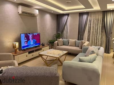 شقة 210 م تشطيبات خاصة موقع مميز كاملة المرافق للبيع في جايد امام الرحاب