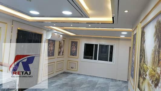 شقة للإيجار بالمطبخ و التكييفات في كمبوند ذا سكوير – التجمع الخامس | 210م | ألترا سوبر لوكس | فيو مفتوح على جاردن | 4غرف  للإيجار بدون فرش