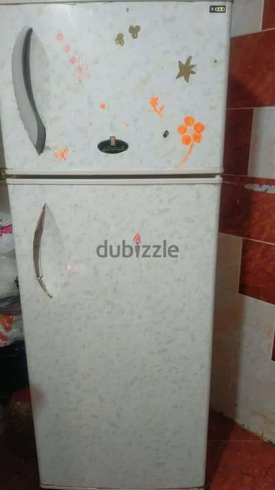 ثلاجة كريازى ١٤ قدم للبيع