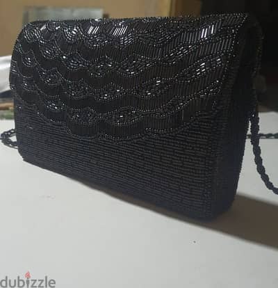 شنطة سواريه أسود مطرزة بالكامل خرز كلاسيك - حالة ممتازة
