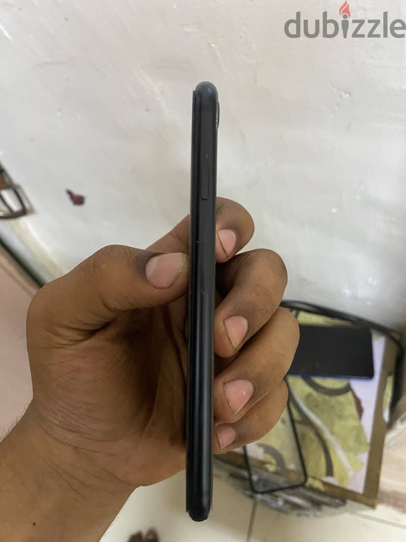 آبل - آيفون اس اي 2