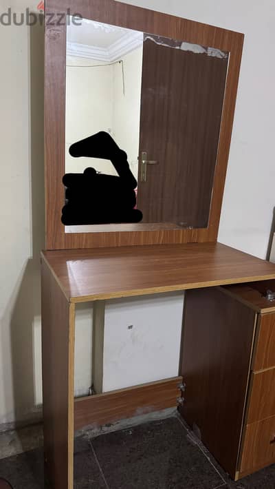 غرفة نوة كاملة بحالة جيدة