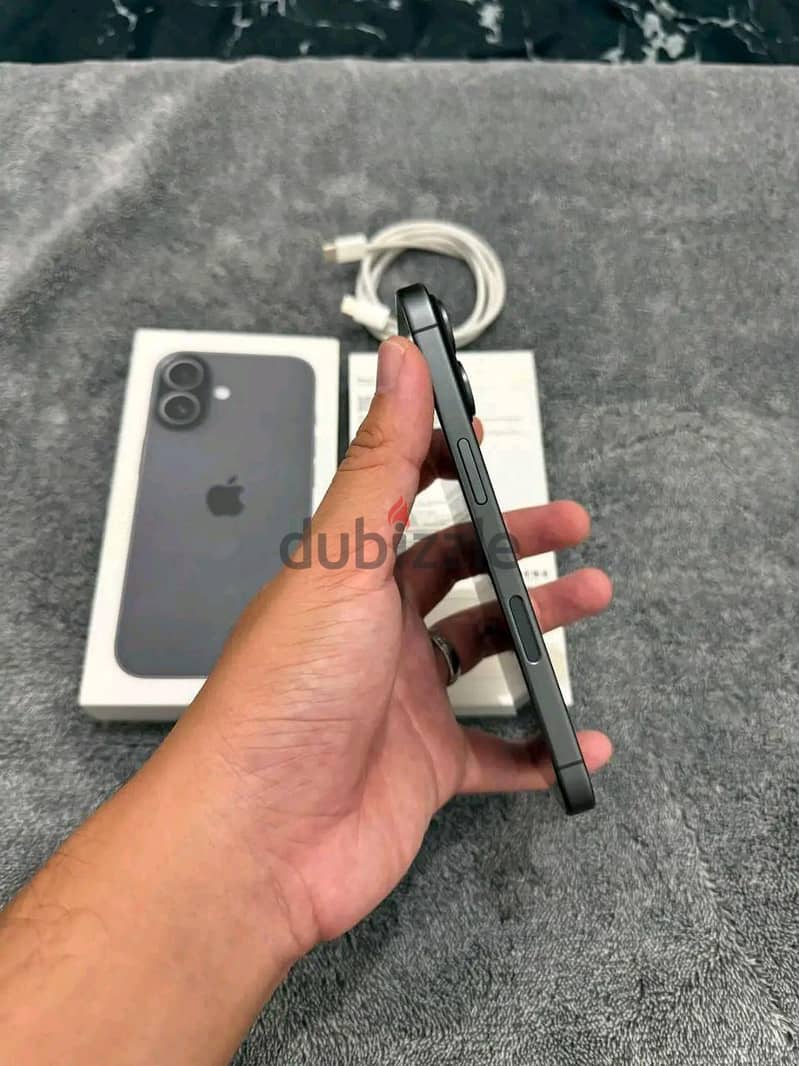 آبل - آيفون 17 3