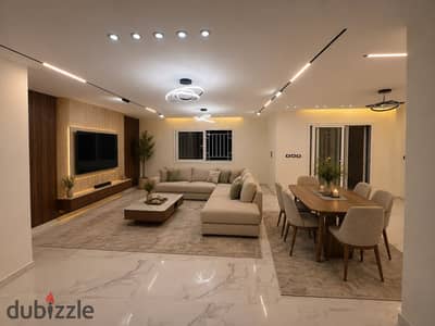  Villa Lifestyle at Apartment Price! 4-Bedroom Ground Floor Unit in B10  (Massive Private Garden Larger Than A Villa | Fully Hotel-Style Finished)