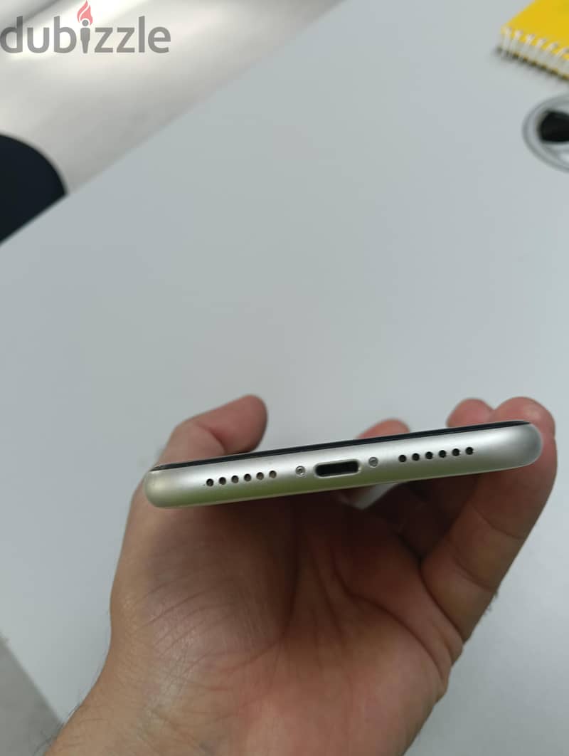 Apple - iPhone 11 4