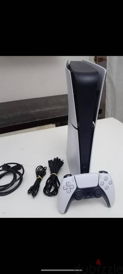 للبيع ps5 slim digital كسر كسر زيرو معاه باقه العاب