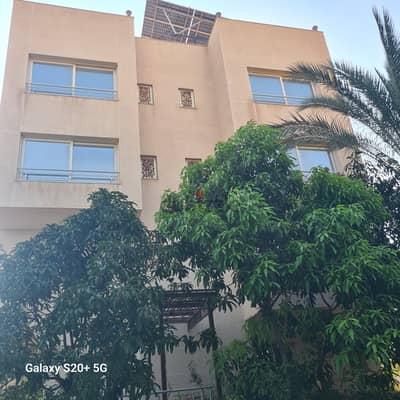 شقة تشطيب فاخر بجمعية احمد عرابى بالعبور