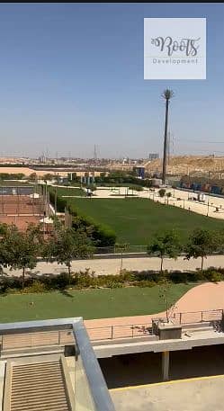 للايجار شقة مفروشة بالمطبخ و التكيفات علي النادي فى ماونتن فيواى سيتى اكتوبر For Rent Apartment furnished with,in Mountain View I-City -October.