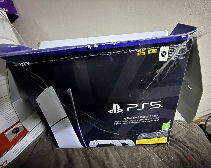 PS5 Slim Digital 1TB 4