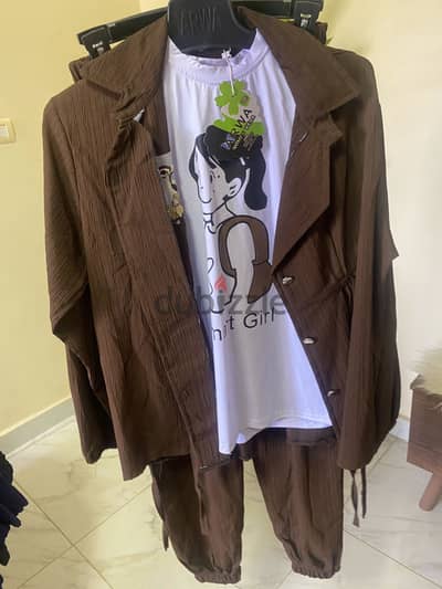 بلوزات بسعر مفجأه