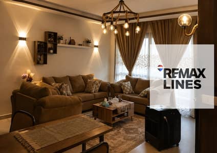 شقة 160م للبيع في El Patio الشروق، 3 غرف و2 حمام، Pool View، أول دور مرتفع، على طريق السويس، السعر 8.5 مليون صافي.