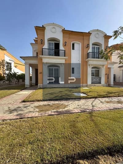 Corner townhouse for sale below market price, ready for immediate occupancy and fully finished, in a prime location with a landscaped view in Layan Sa