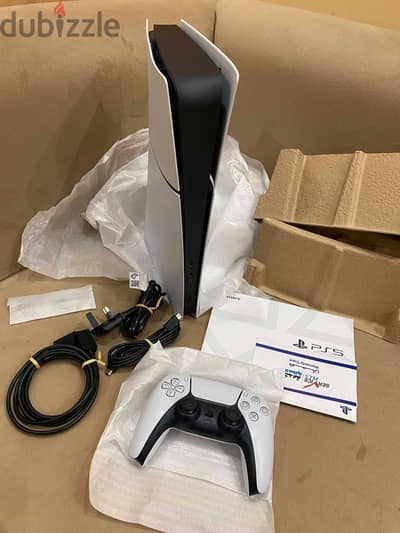 PlayStation 5 like new 825 gb
