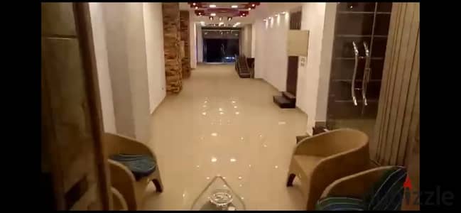 معرض للبيع الترا سوبر لوكس بالتكيفات سيدي بشر تسهيلات سداد  صالح لجميع الانشطة