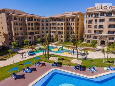 ستوديو متشطب بالفرش و الاجهزه بجوار الجامعه الامريكيه بمساحه 52م بيتأجر بالدولار بمقدم 5% و الباقي علي اطول فتره سداد