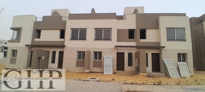 تاون هاوس ميدل أعلى نقطة في الكمبوند  للبيع في بالم هيلز التجمع الخامس Palm Hills New Cairo