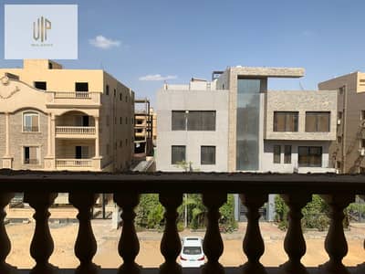 شقة للبيع بالقرنفل 6 القاهرة الجديدة  فيو مباشر على بوابة الرحاب 24 بالقرب من طريق السويس