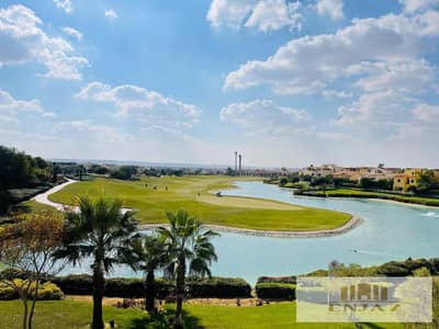نوادر مدينتي فيلا مباشرة علي اجمل فيو علي  البحيرات و الجولف 600م 4 نوم فيو عالمي