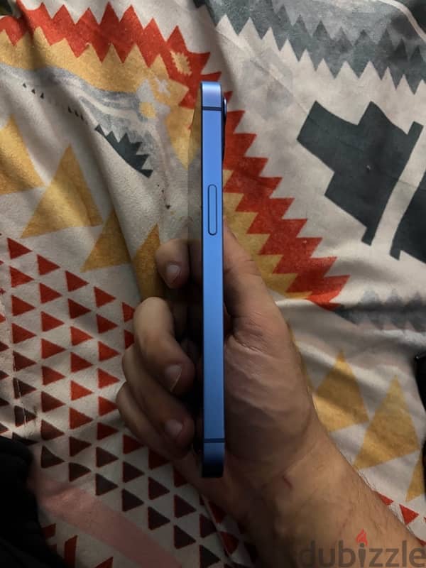 iPhone 13 4